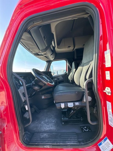 2019 FREIGHTLINER CASCADIA 126 3AKJHHDR1KSKH5519