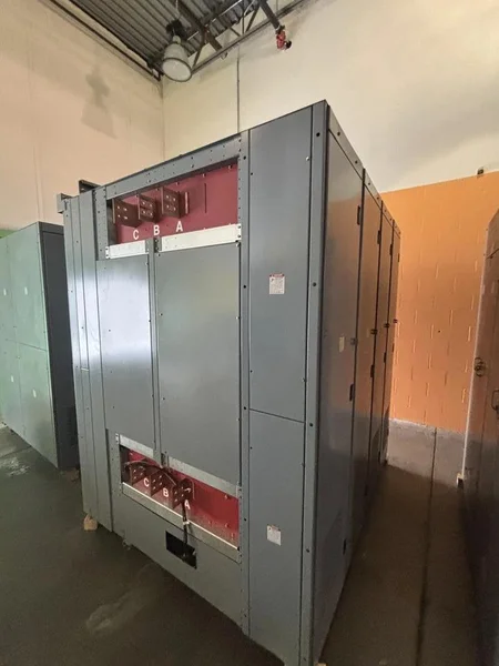 Square D 1600 Amp 2200v 700v 50ka Delta Wye Main Breaker Switchgear