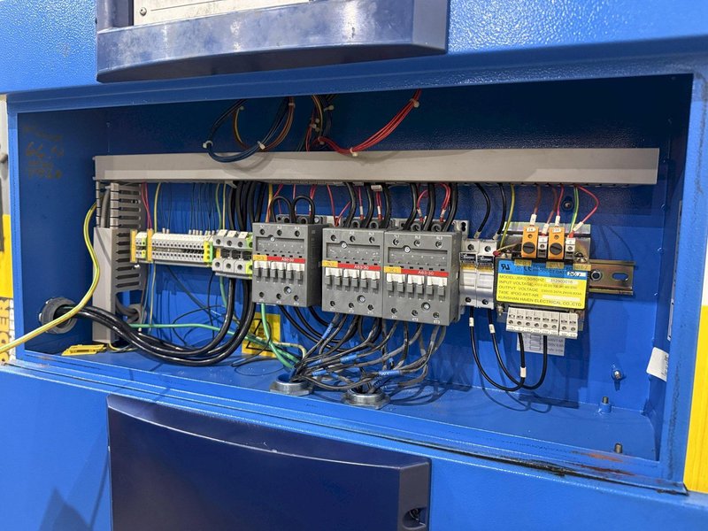 20 HP COMPAIR MODEL #LFR2A ROTARY SCREW AIR COMPRESSOR WITH DRYER: YOBRO #25816