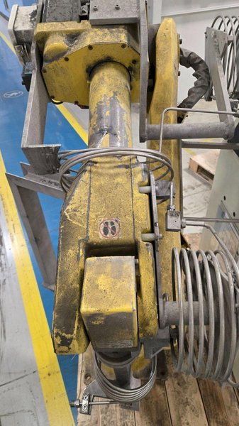 FANUC M-16IB/20 + R-J3IB ROBOT ARM AND CONTROL PANEL USED