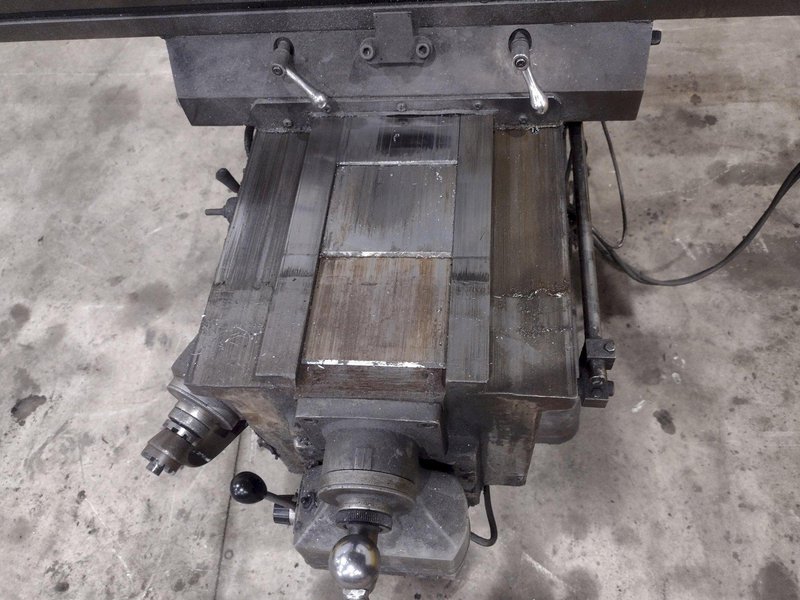 SEIKI XL VARIABLE SPEED VERTICAL KNEE MILL: YOBRO #23840