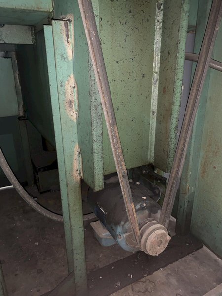 STRIPPIT SONIC 18/30 PUNCH MACHINE AND CORNER NOTCHER W/ TOOLING. STOCK # 1271823.