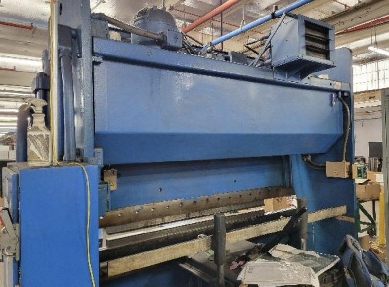 135 Ton x 8′ Cincinnati FMII CNC Hydraulic Press Brake, 1990