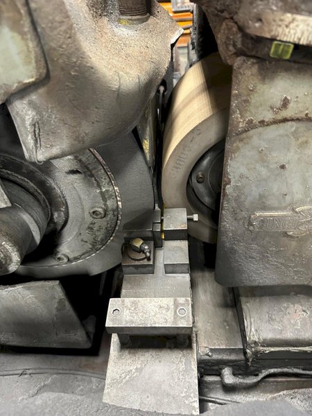 Cincinnati Model 2 OM Centerless Grinder