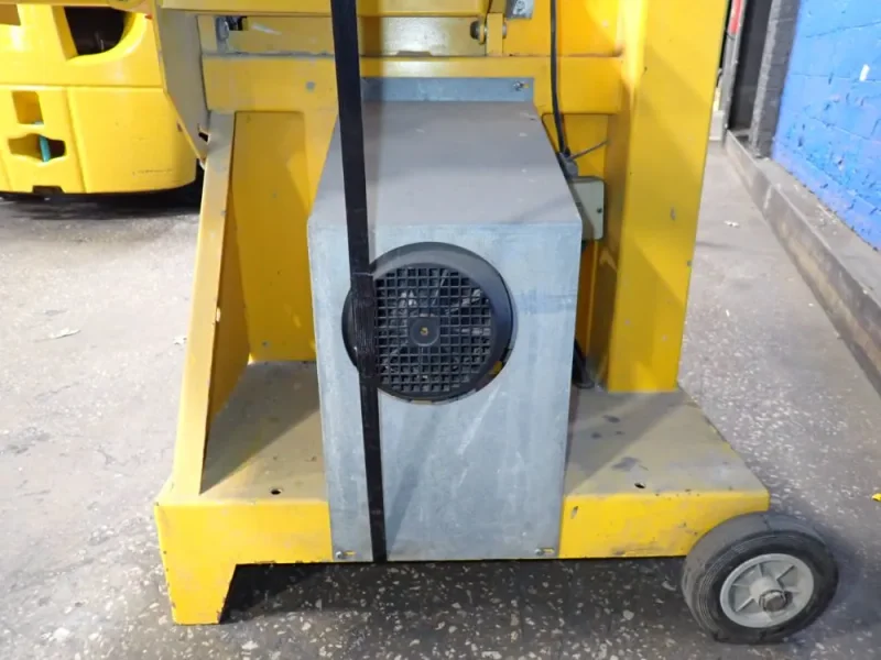 YTONG 19" X 16" VERTICAL BAND SAW  -  MBS-502