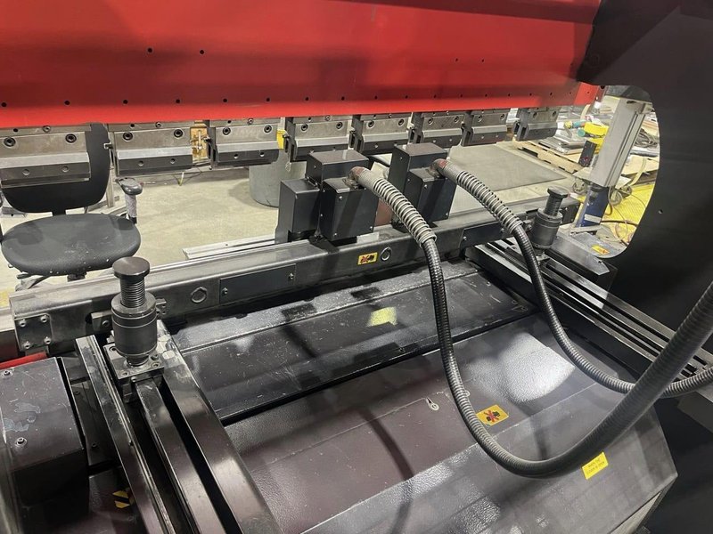 50 Ton x 6.5′ Amada 5020FS Hydraulic Press Brake, 1998 – Amada NC9-FS Control