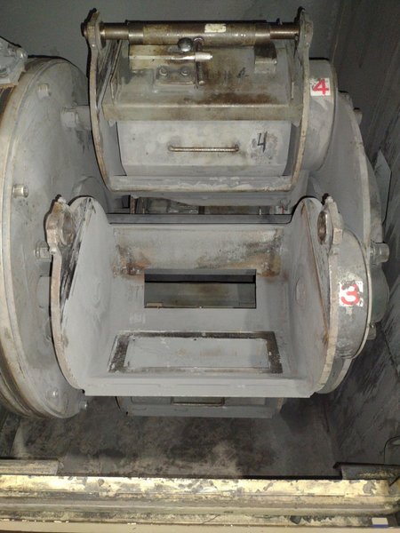 SINTOBRATOR MODEL #EC-2-033 CAROUSEL TYPE TUMBLING FINISHER: STOCK #18783