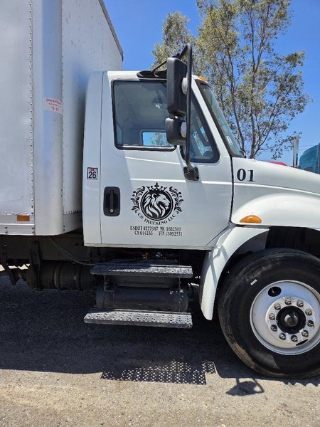 International DuraStar 4300 26’ Box Truck, 2018 – Cummins B6.7 Diesel, Allison Automatic, Liftgate &amp; Non-CDL GVWR