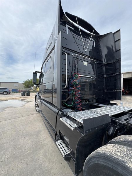 2024 Volvo VNL64T860 4V4NC9EH8RN656676