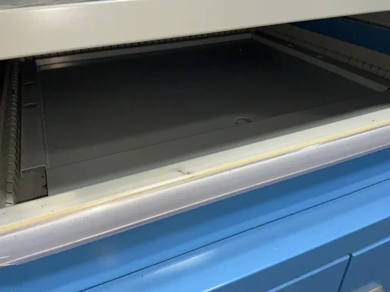 LISTA COMPUTER CABINET