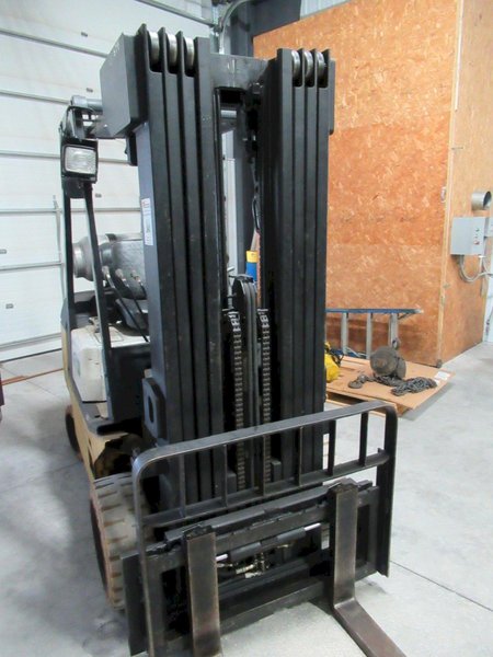 TCM FCG30T7T Forklift – 5,200 lb Capacity, Triple Mast,  Side-Shift, Cushion-Tire, LPG- Auction Item