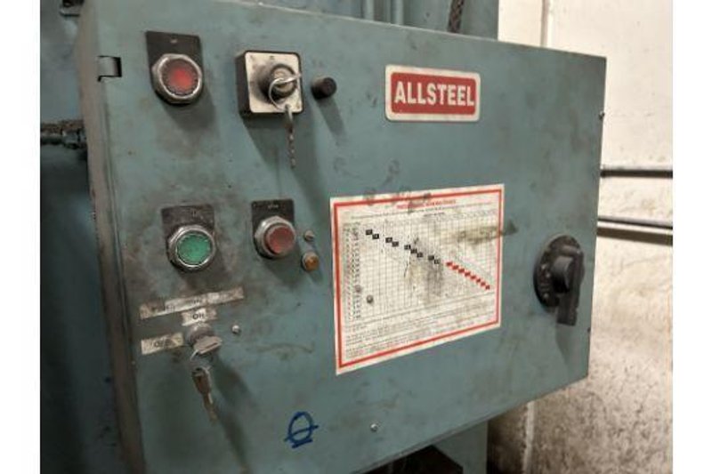 65 TON X 8&#039; PIRANHA HYDRAULIC PRESS BRAKE