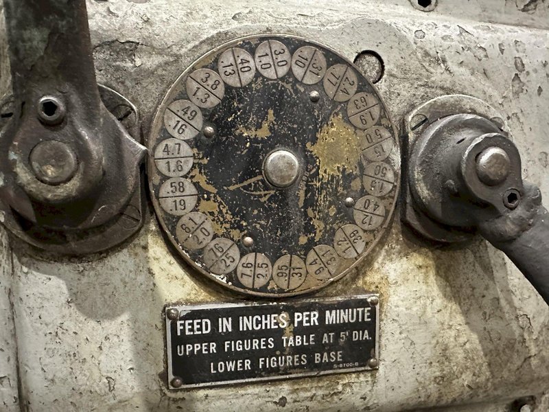 72" X 72" GIDDINGS &amp; LEWIS (G&amp;L) T-SLOTTED POWERED ROTARY TABLE W/ 72" POWERED INFEED SLIDE: STOCK #19731