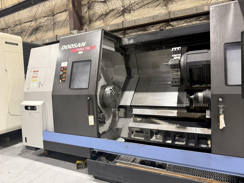 2013 Doosan Puma 700A Used CNC Lathe For Sale
