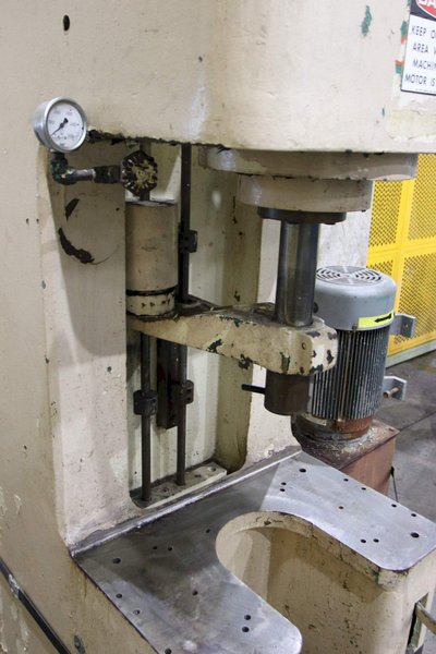 15 TON DENISON HYDRAULIC PRESS: STOCK #67090