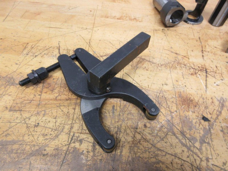Eagle Rock Quick Acting Clamp Type Knurling Tool with Manual Lathe Shank, Model K1-201-40, with Assorted Lathe Tooling and Boring Bar Sleeves- Auction Item