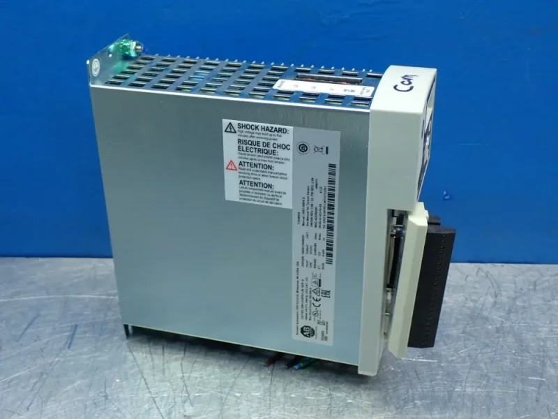 ALLEN BRADLEY 1.0KW, 2.0A OUTPUT, 2.7A INPUT KINETIX SINGLE-AXIS SERVO DRIVE  -  2097-V34PR3-LM