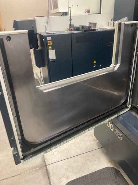 Makino Duo43 CNC Wire Type EDM, MGW-S6 Control, 34.25" x 29.72" Tank- Auction Item
