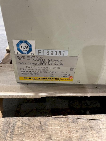 FANUC ROBOTICS R-200IC/210R ROBOT W/ R30IB CONTROLLER &amp; WT6000 USED