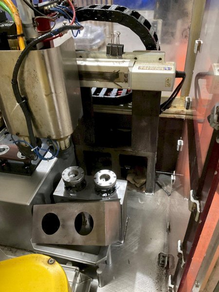 ROBOTIC WASH CELL WITH FANUC LR MATE 200IB/ RJ3ib MATE CONTROLLER