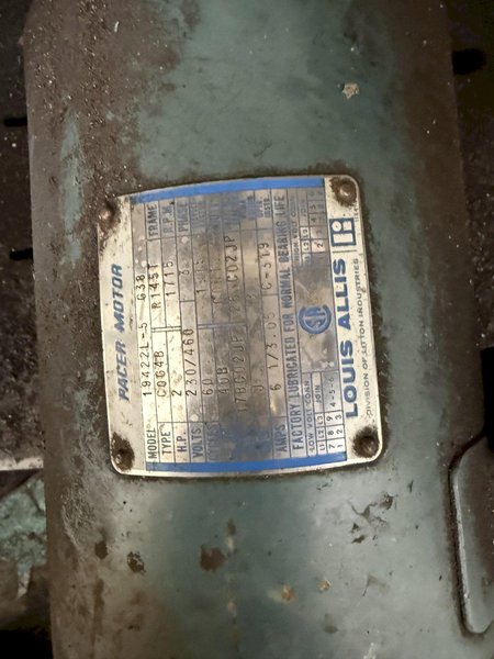 36" DOALL 3612-H VERTICAL BANDSAW. STOCK # 0217526.