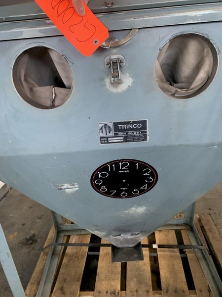 TRINCO SAND BLAST CABINET. STOCK #0872824