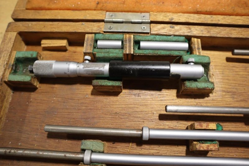 Mitutoyo Inside Micrometer Set, up to 40in- Auction Item