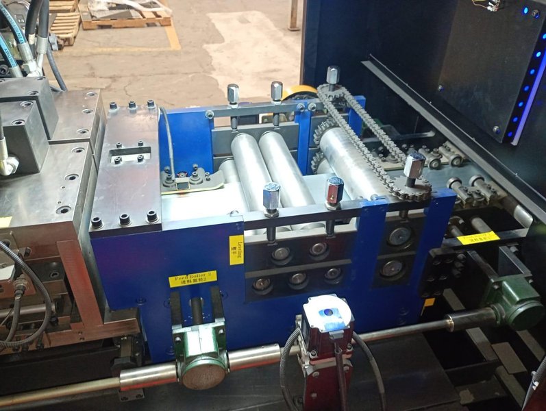 Xiamen MF1600T Roll Former, 2022 – Hydraulic Decoiler, CAD/CAM Integration, Multi‑Operation Tooling