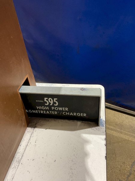 MAGNATIZING MACHINE 220V 15 AMP 5954/4 W/ FLUKE 916 USED