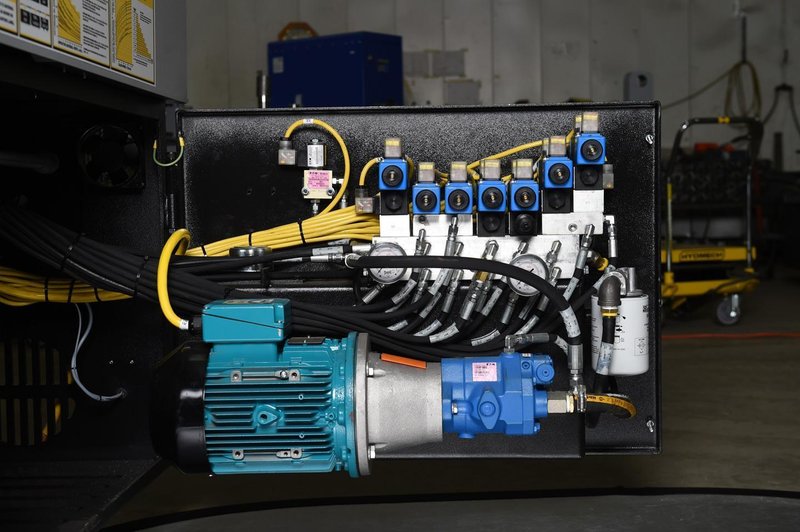 NEW 16"H x 25"W HYD-MECH MODEL M-16A AUTOMATIC HORIZONTAL PIVOT BAND SAW
