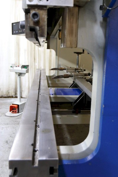 121 TON X 10' DARLEY MODEL EHP110-31/25 HYDRAULIC PRESS BRAKE: STOCK #70794