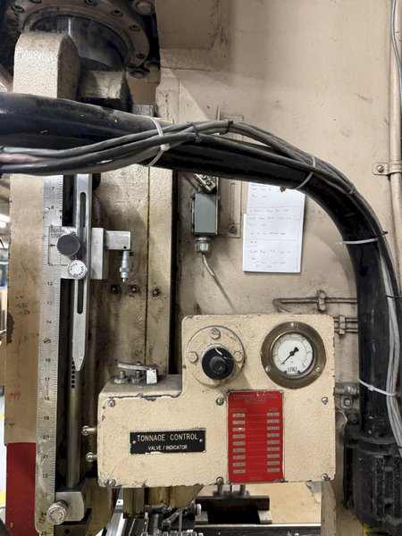 230 TON X 14&#039; PACIFIC MODEL #J230-14 HYDRAULIC PRESS BRAKE: STOCK #79499