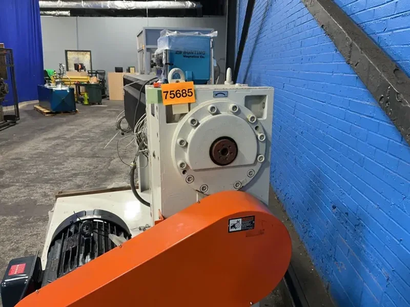 AMERICAN KUHNE 2.5” SCREW PLASTIC EXTRUDER   -  AK 250 30:1 A/C EXT