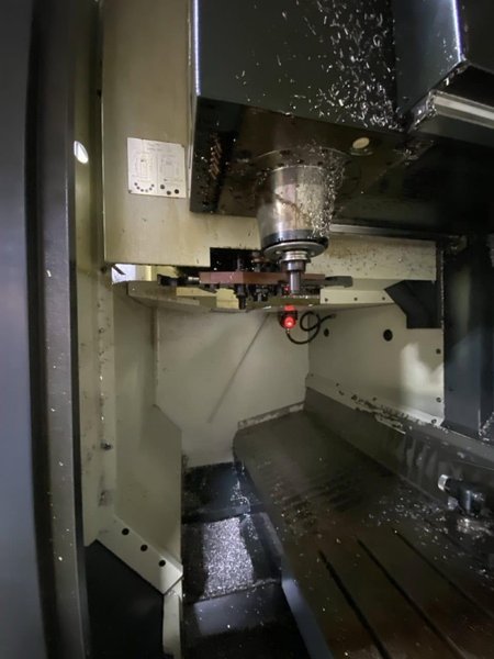 DMG Mori Seiki Duravertical 1035 eco, 2012 – Chip Conveyor, Laser Probing