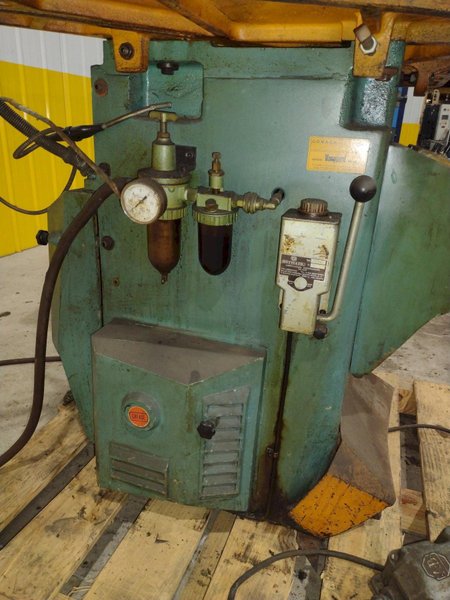 8&quot; X 8&quot; COMACA HYDRAULIC NOTCHER / NOTCHING MACHINE: STOCK #21131