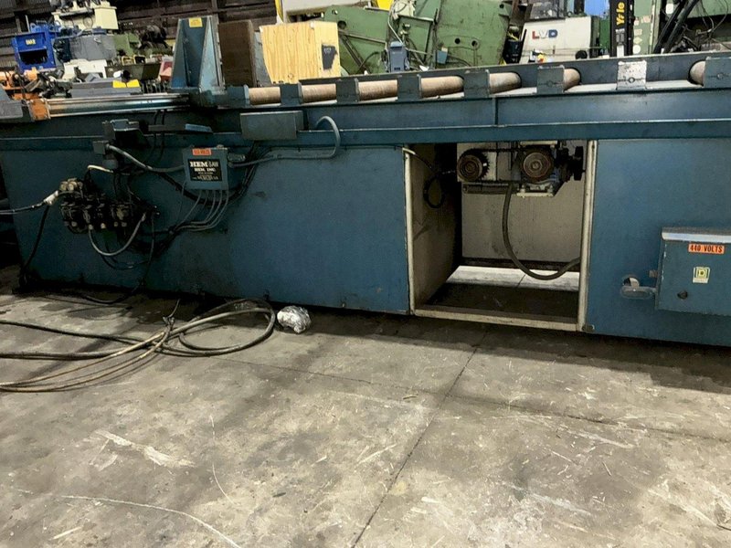25" x 36" HEM MODEL #V200A TILT FRAME VERTICAL BAND SAW W/ AUTOMATIC FEED TABLE : YOBRO #25400