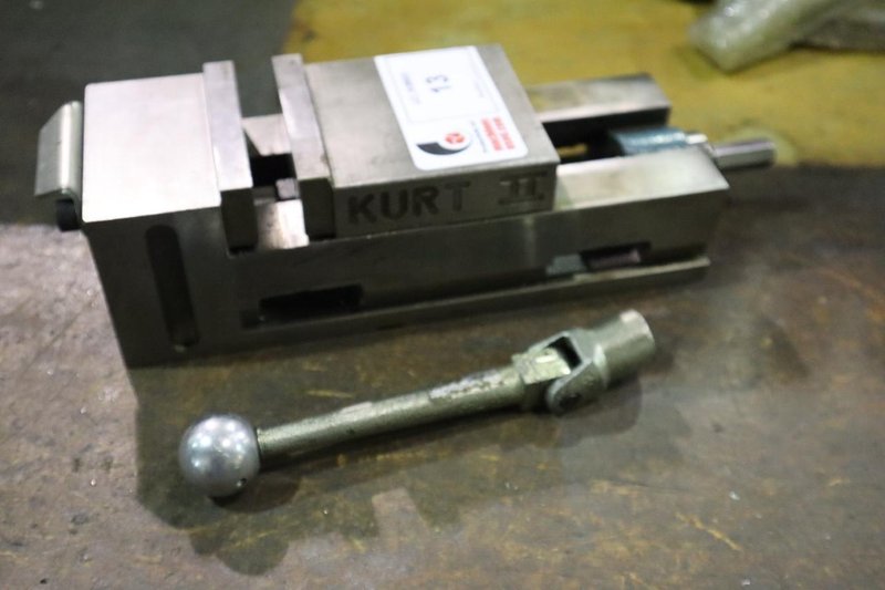 Kurt II PT400 4" Machine Vise, Steel Jaws, Handle, Horizontal/Vertical Mount- Auction Item