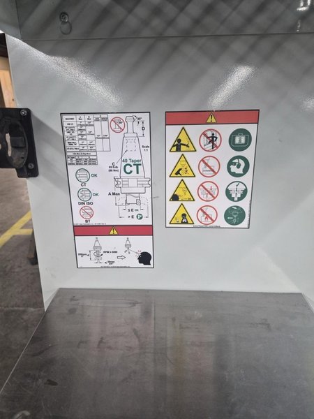 Haas VF-3 SS CNC Vertical Machining Center, 2022 – Haas CNC Control, Chip Auger, Coolant System