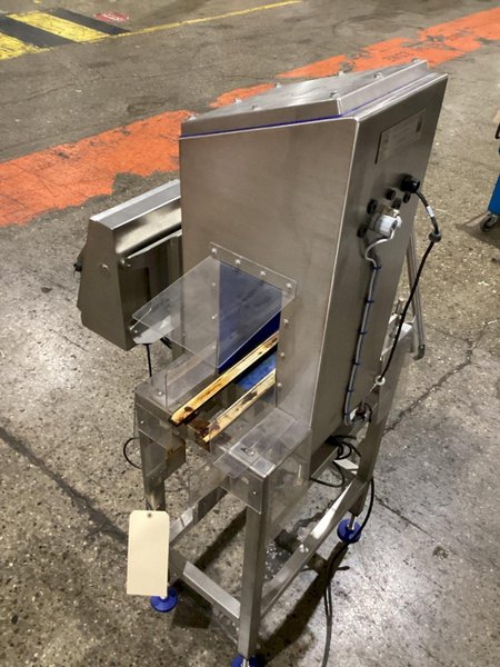 LOMA SYSTEMS IQ4 METAL DETECTOR CHECKWEIGHER COMBO SYSTEM USED