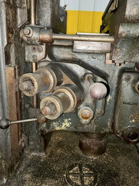 #2 CINCINNATI MODEL #2V VERTICAL MILL: YOBRO #25931