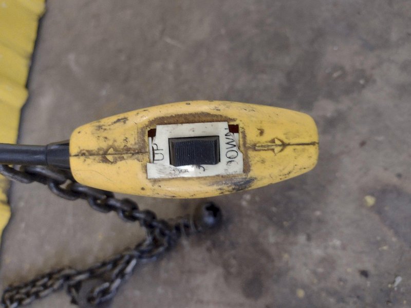 300 LB DAYTON MODEL #4Z358B ELECTRIC CHAIN HOIST, SINGLE PHASE 115V: STOCK 18547