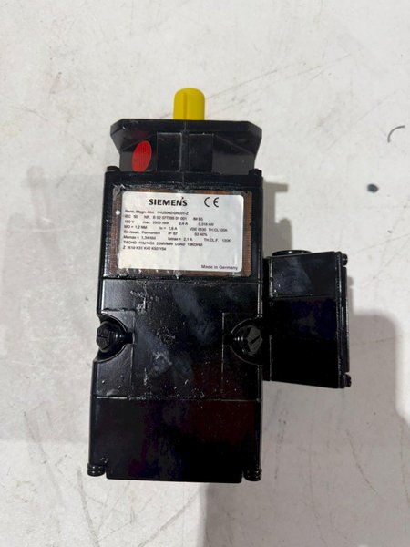 SIEMENS 1HU5040-0AC01-Z SERVO MOTOR NEW NO BOX