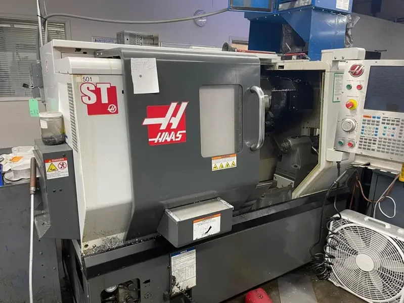 2011 HAAS ST-10 | Lathes, CNC (3-Axis or More)