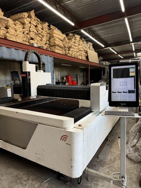 6′ x 12′ AKS CNC Plasma, 2008- XD Upgrade, Backup Computer, Dust Collector
