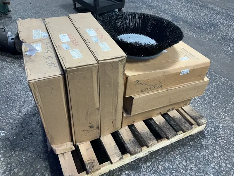 TENNANT COMPANY PARTS 18” DIAMETER SWEEPER DISK BRUSHES  -  70538