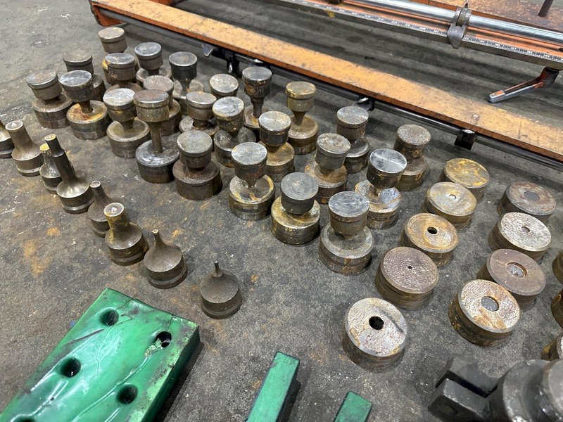 140  TON PIRANHA MODEL #PII-140  HYDRAULIC IRONWORKER: STOCK #77377