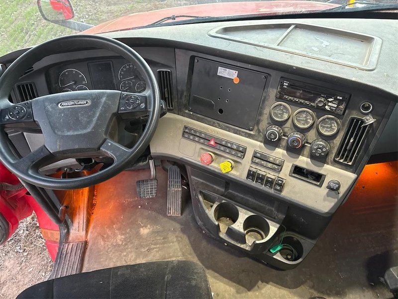 2020 Freightliner Cascadia 1FUJHHDV3LLLC1684