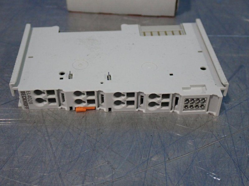 BECKHOFF 8X ANALOG OUTPUTS  -  EL4028