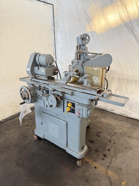BROWN &amp; SHARPE NO. 13 CYCLINDRICAL GRINDER. STOCK # 1223924.