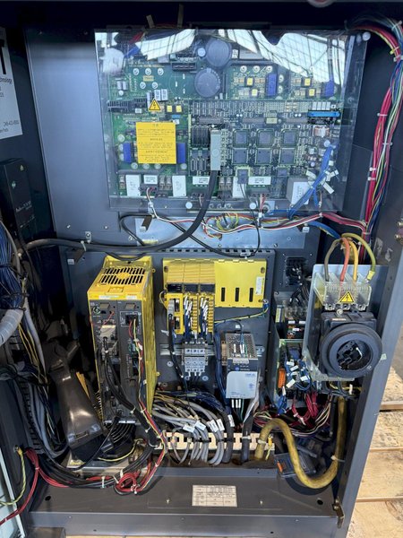 FANUC M-6iB/20 6 AXIS ROBOT W/ R-J3IB CONTROLLER. STOCK # 1005724